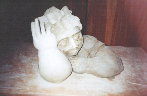 ENAMORADA Terracotta Figurative