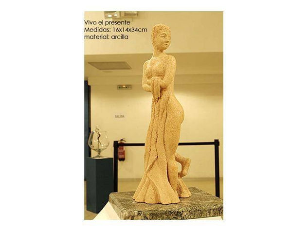 vivo el presente Pottery Figurative