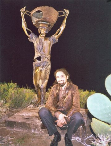 Monumento dedicado "Als saliners"; Bronce 2.10m