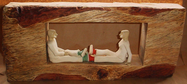 ríase ya .... Pottery Figurative