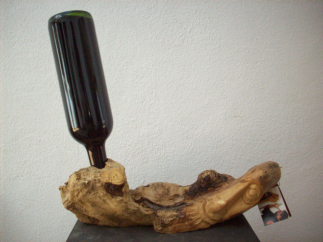 Botellero7. Wood Figurative