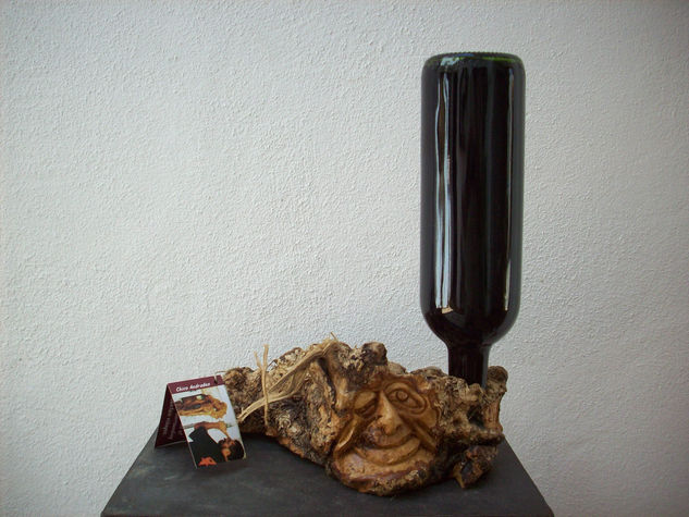 Botellero9. Wood Figurative