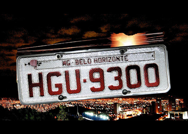 Belo Horizonte noche y  matrícula de coche
