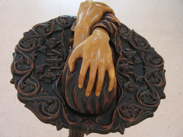 LAS MANOS DE LA VIRGEN DE ALTAGRACIA