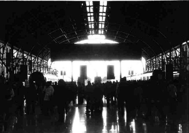 Estación de trenes 1 Arquitectura e interiorismo Blanco y Negro (Química)