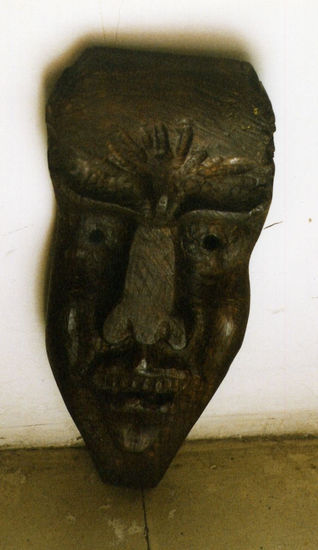 Máscara_nogal Wood Figurative