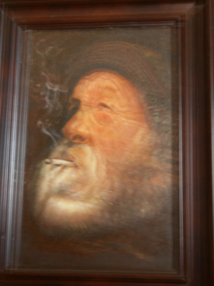 Viejo con co colilla