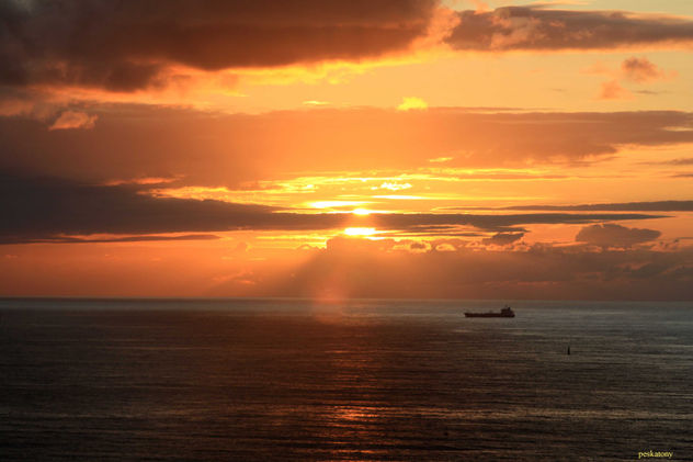 la partida al atardecer