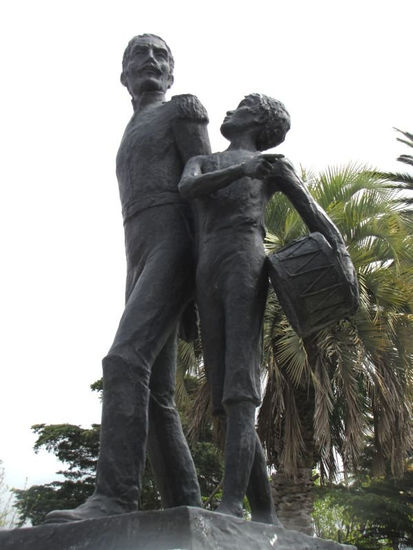 Monumento al Coronel Vidal y el Tamborcillo de Tacuarí Bronce Figurativa