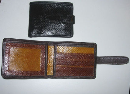 Billetera de cuero...