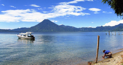Anciana Y lago de...