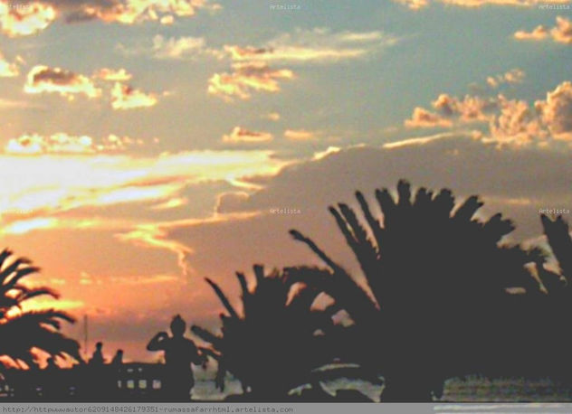 FOTO DIGITAL,   CONTRALUZ  ,  OCASO  EN  EL  PUERTO DE   PUNTA  DEL  ESTE