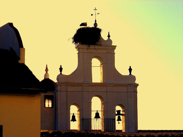 La torre de la iglesia Photojournalism and Documentary Color (Digital)