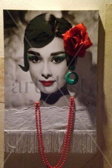 Audrey collar Canvas Landscaping