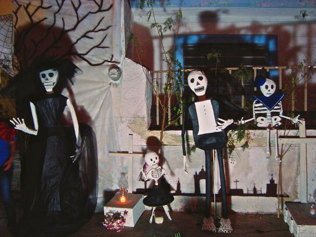 Figuras de la Catrina en el Paseo de las Animas 