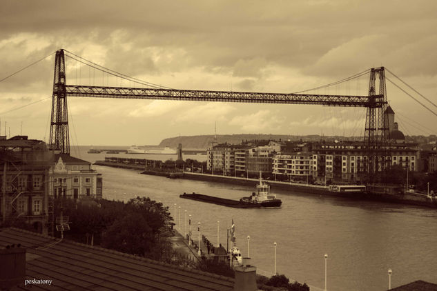 ORGULLOSO PUENTE COLGANTE 2 Arquitectura e interiorismo Blanco y Negro (Digital)