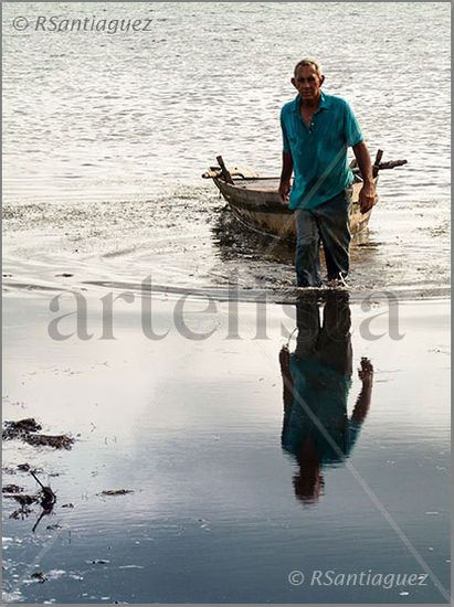 "La Barca" Photojournalism and Documentary Color (Digital)