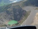 crater del volcan irazu de cartago.costa rica 