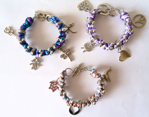 Pulseras hechas a mano