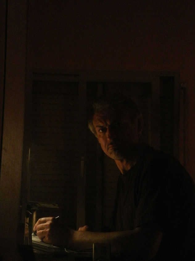 En la ardiente oscuridad