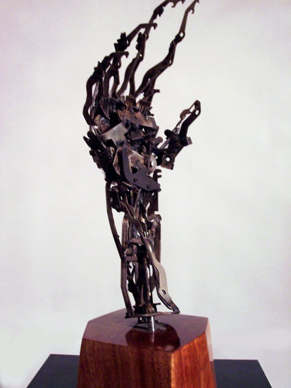 mano Metal Figurative