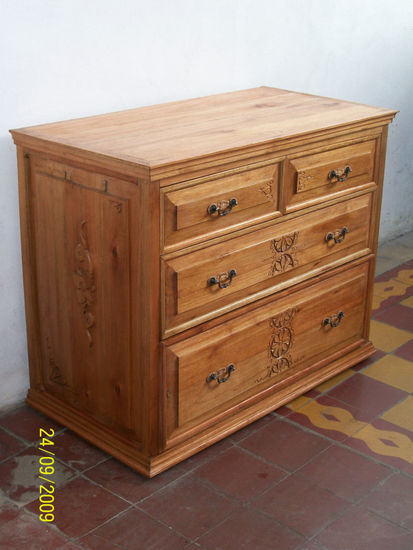 Mueble, cajonera a la antigua 