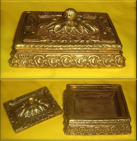 Porta jóia dourado...