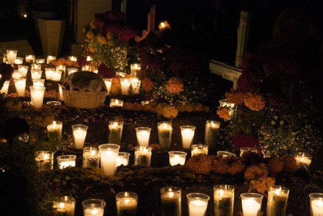 Cementerio Ztinzuntzan, día de muertos. Fotoperiodismo y documental Color (Digital)