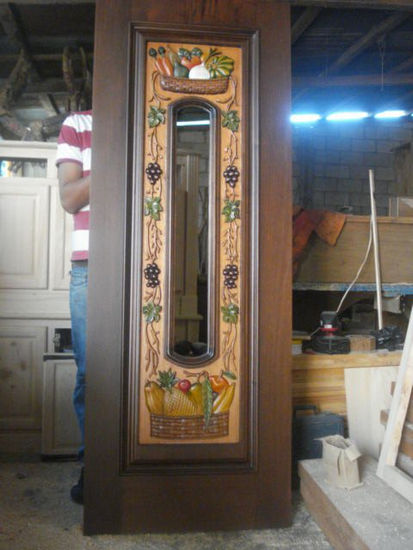 PUERTA VITRAL DE LA DESPENSA 