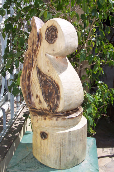 ARDILLA O RATA? Wood Figurative