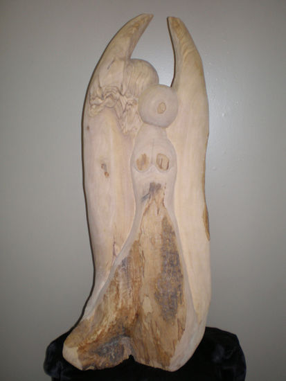 GRULLA Wood Figurative