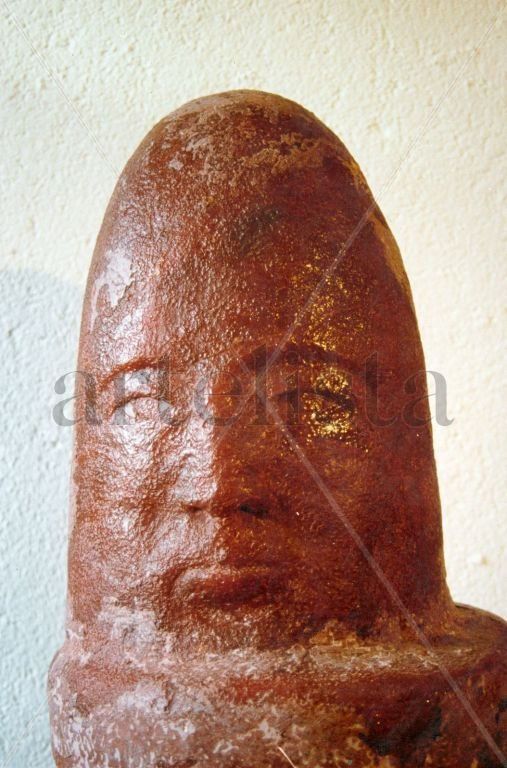 HUM
