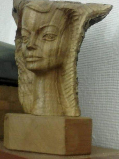 Mujer cretense Madera Figurativa