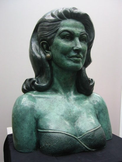 Bésame Mucho ( Compositora Consuelo Velázquez) Bronce Figurativa