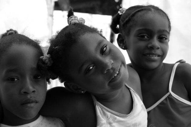 Pequeños rostros de barrio
