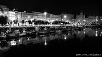 La marina por la noche