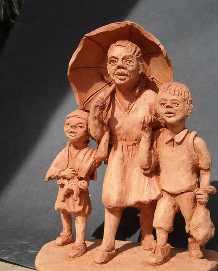 Ahi viene la tormenta Terracotta Figurative