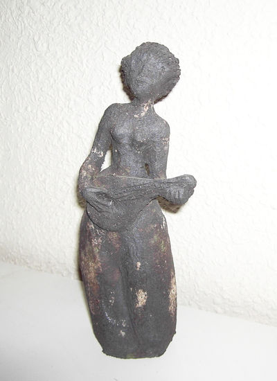 MANDOLINA Pottery Figurative