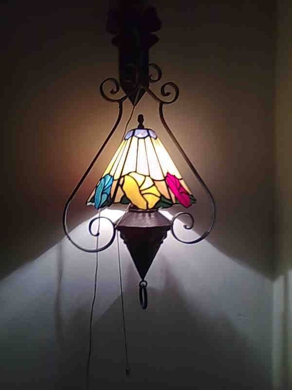 pantalla en vitraux, tecnica tiffany sobre pie antiguo
