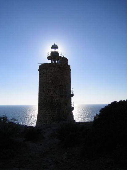 contraluz en faro del camariná 