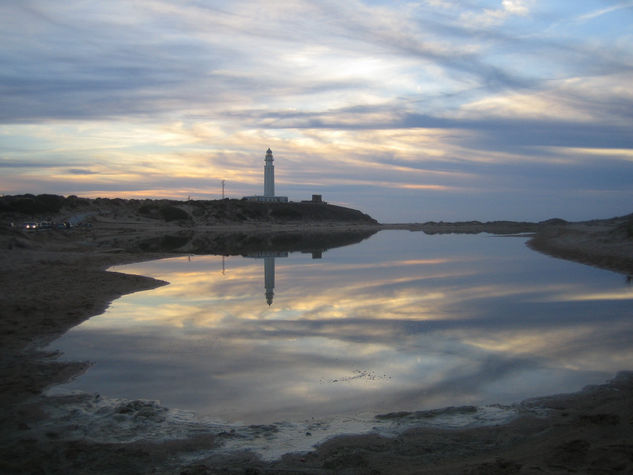 atardecer faro trafalgar 