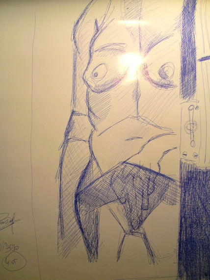 Desnudo cerca a puerta