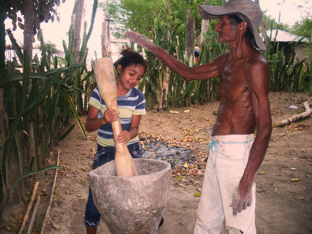 Pilandero-B1 Photojournalism and Documentary Color (Digital)