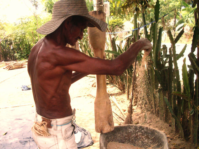 Pilandero-B2 Fotoperiodismo y documental Color (Digital)