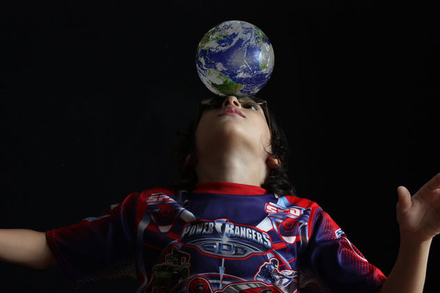 LET ME PLAY WITH MY WORLD