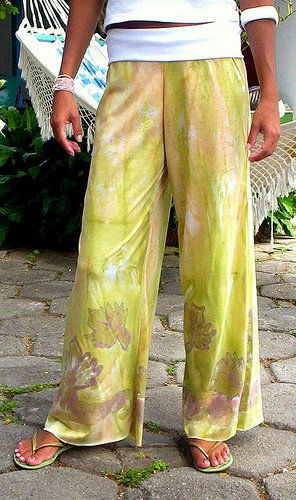 calça em malha pintada á mão 