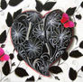 CORAZON FLORAL BLANCO Y NEGRO