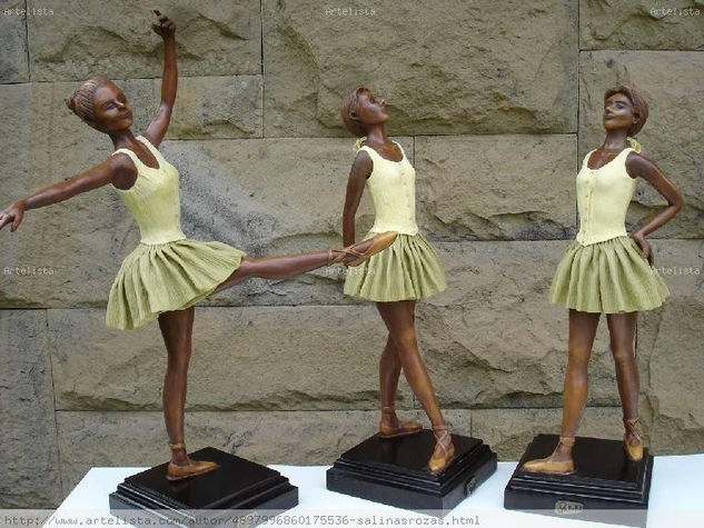 Bailarinas. Pottery Figurative