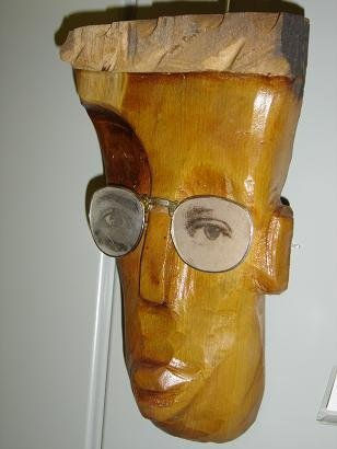 Personaje con gafas 