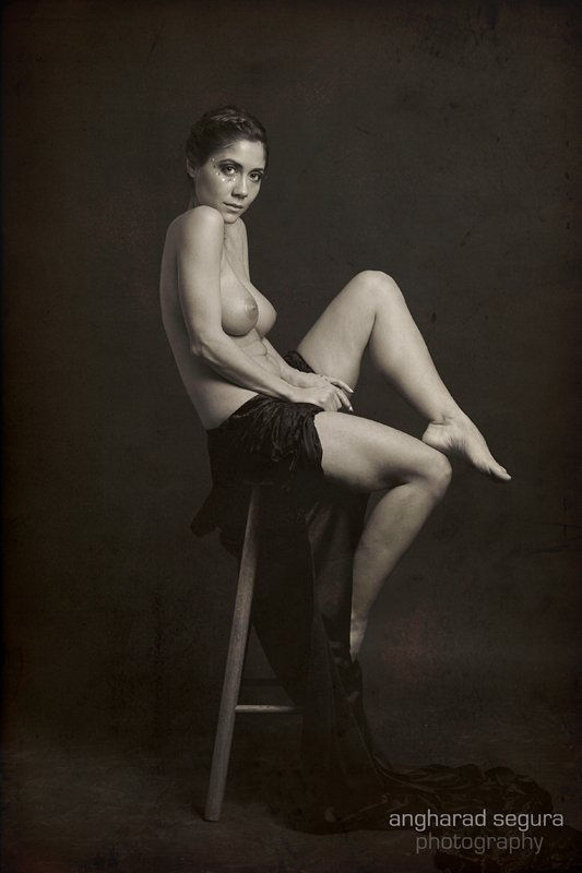 stool nude serie